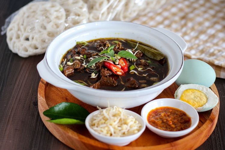 Rawon Daging Sapi: Warisan Kuliner Jawa Timur yang Juara!