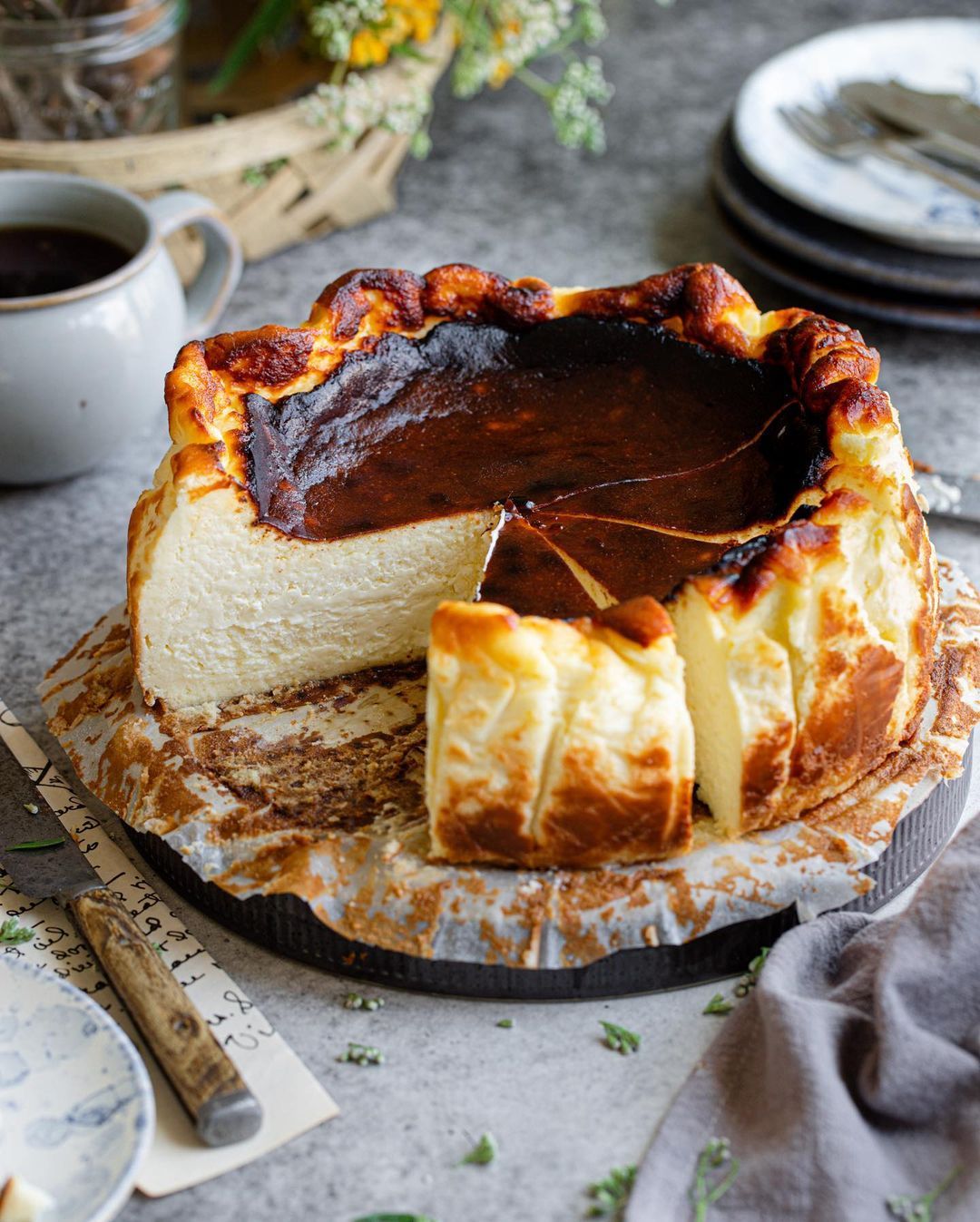 Basque Burnt Cheesecake Anti Gagal: Lumer & Wangi Banget!